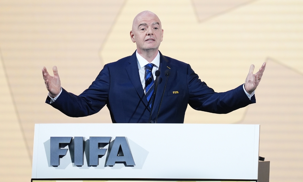 示出了不容 示出了不容